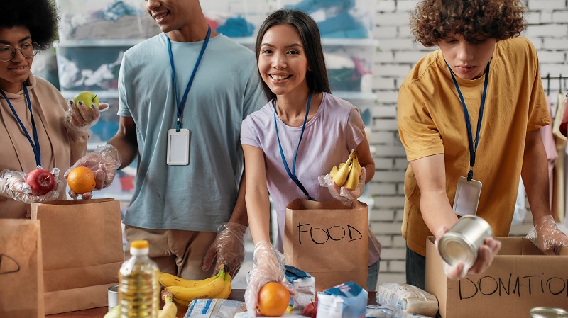 5 Ways Families Can Help Their Community