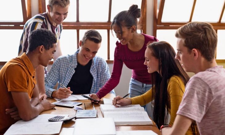 How To Use Writing Tools for Students To Crush Group Work